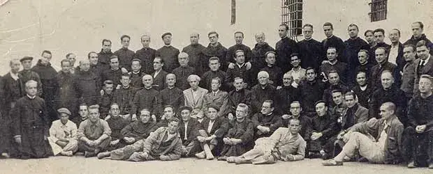 016af-curasencarcelesfranquistas