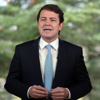 El milagro del tercer día: Mañueco resucita y trae promesas