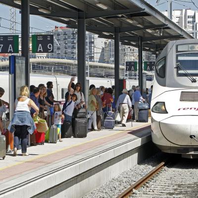 Picaresca zamorana: la audaz propuesta de dejar el tren de Vigo-Madrid sin pasajeros.