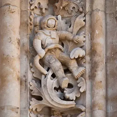 ¿Un astronauta en la fachada de la Catedral de Salamanca?