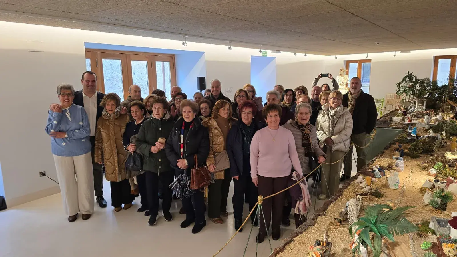 Belén navideño por la Agrupación de Mujeres Damajuanas de Fuenteguinaldo