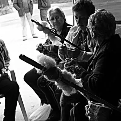 Filandar por el día de la mujer en San Juan de la Cuesta