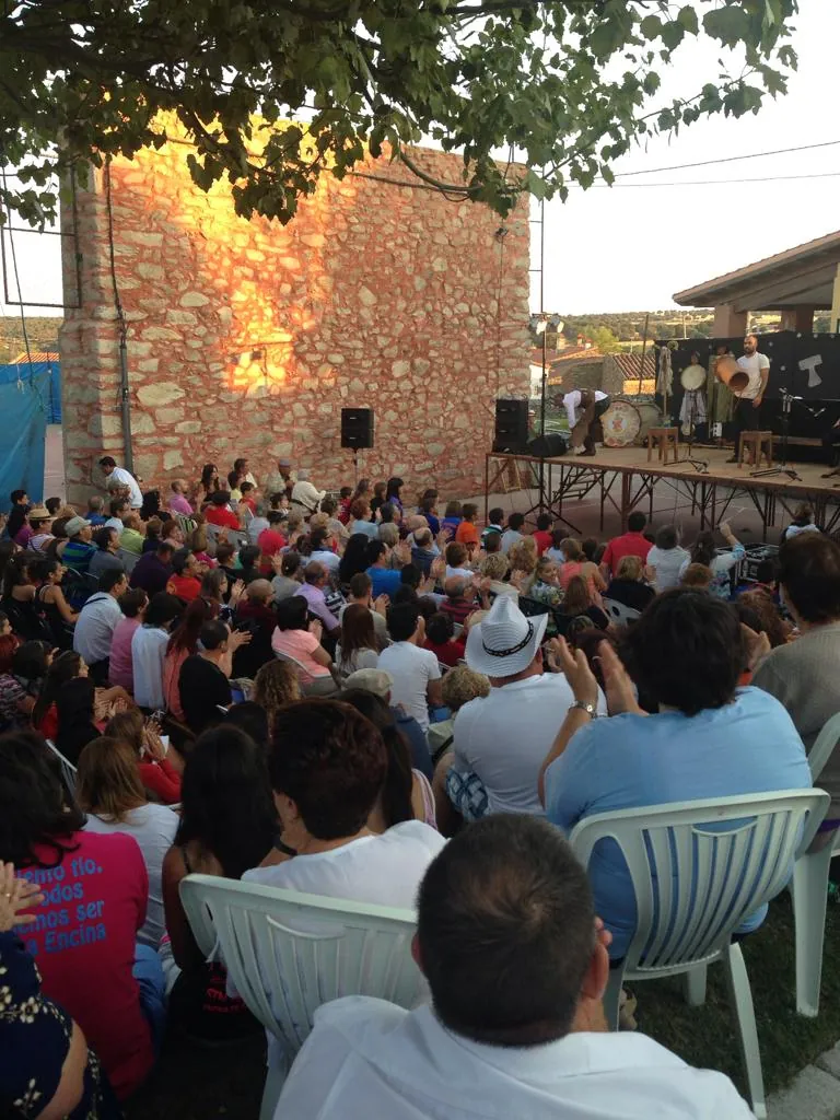 Actuación cultural durante las fiestas