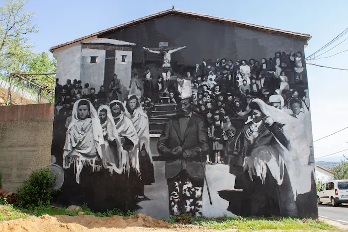 “Arde el rural”: el mural que da voz al fuego y a la memoria
