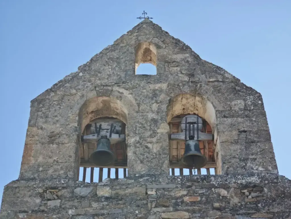 Cuarenta pendones y yugos de campanas serán restaurados en la provincia de León gracias al ILC