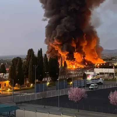 Sin noticias sobre el incendio de residuos plásticos en La Bañeza