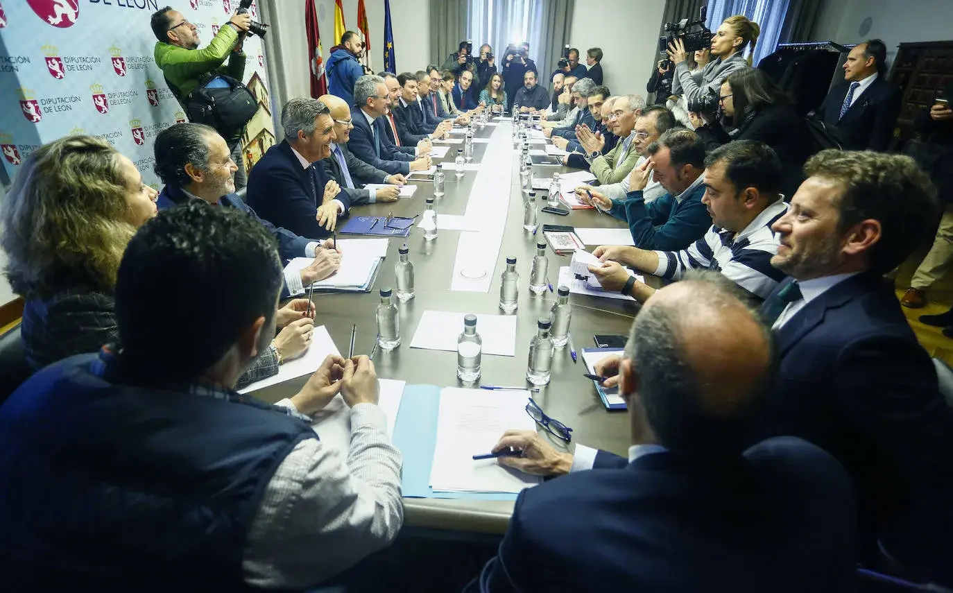 Qué es la "Mesa por León" y por qué no funcionará