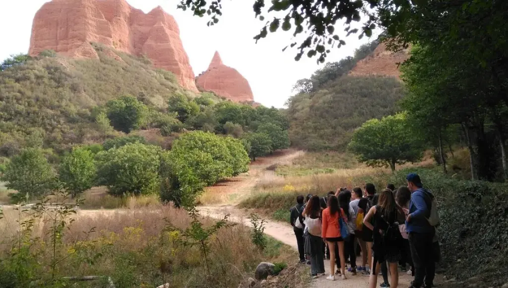 Quince familias denuncian humillaciones y castigos físicos en un campamento de la Diputación leonesa