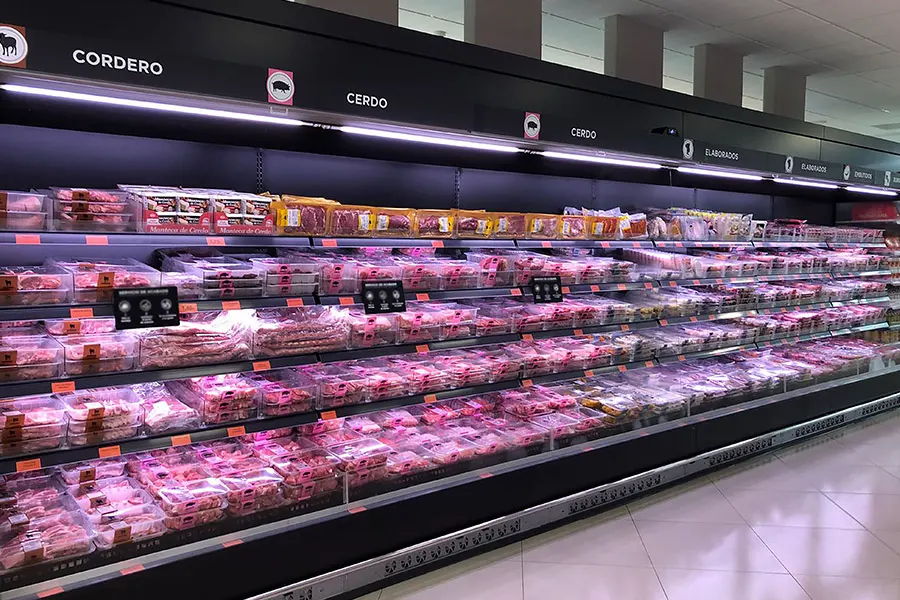 El escándalo del cerdo: los supermercados inflan un 431% el precio de la carne mientras el ganadero se arruina