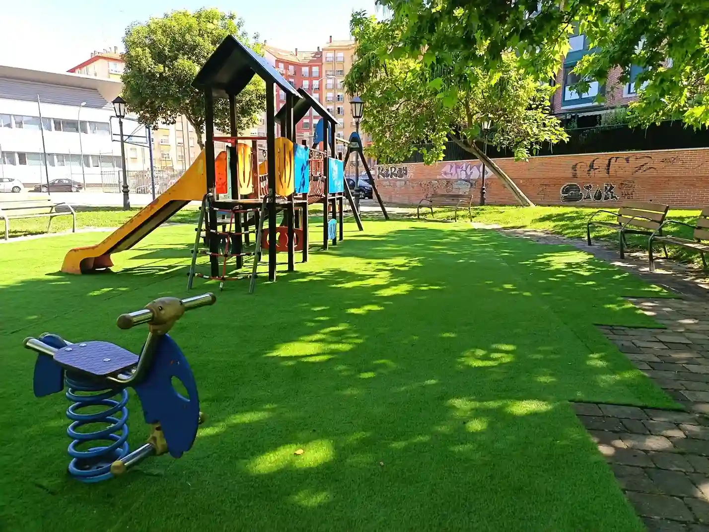 Más tierra, menos plástico: parques saludables en Zamora