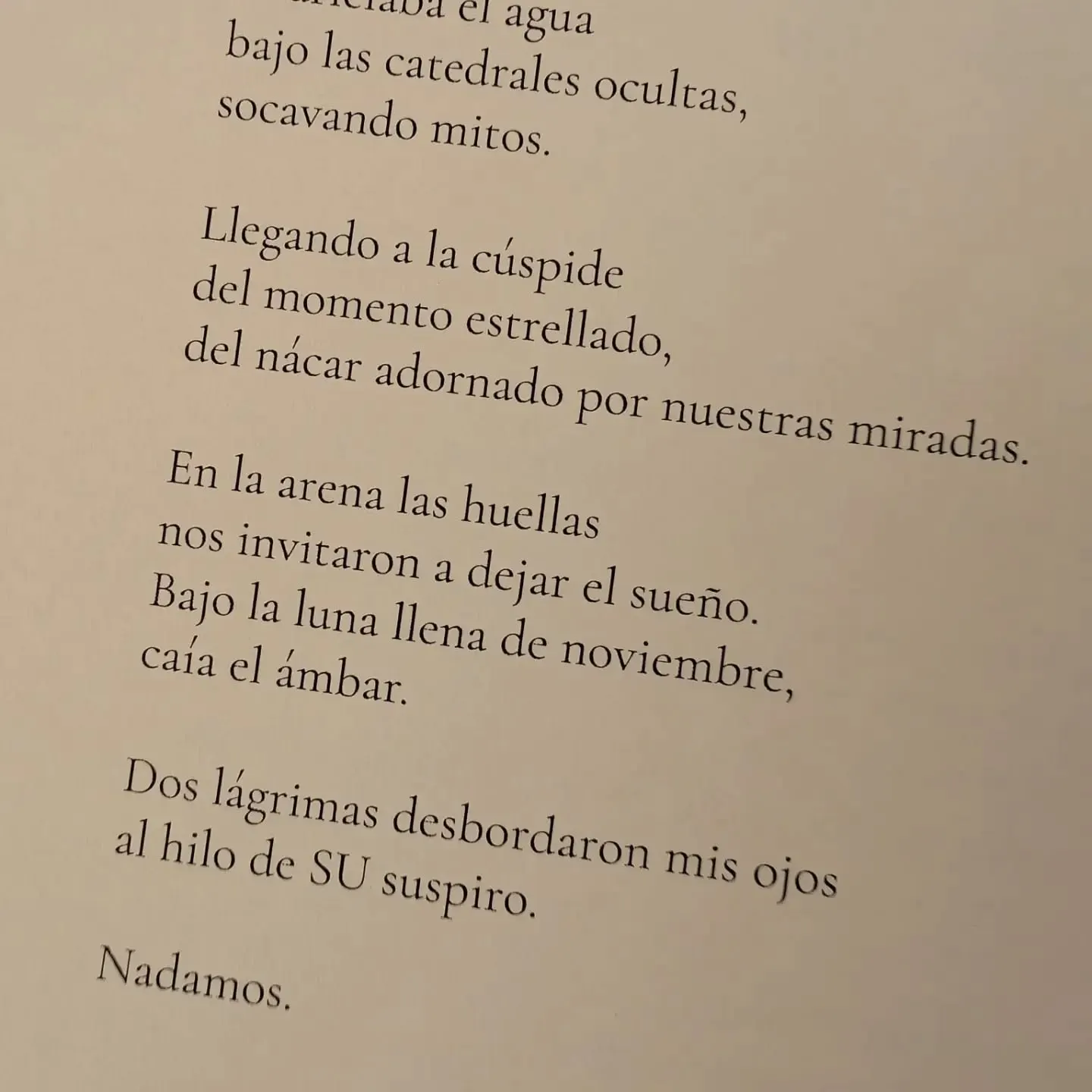 Iluminada Ramos presenta en Zamora 'Pasillo Azul', poemario nutrido de paz y aceptación tras la pérdida