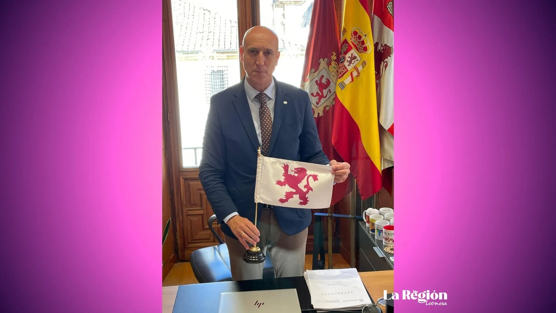 El alcalde de León apoya la campaña por la enseña del Reino