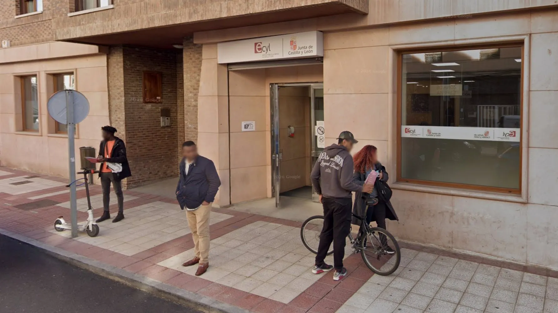 El paro aumenta en la Región Leonesa mientras que en Castilla desciende