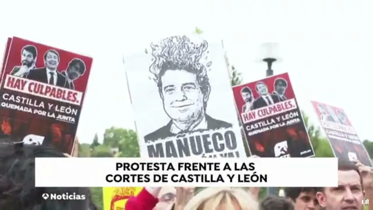 Castilla y León se levanta: protesta frente a las Cortes
