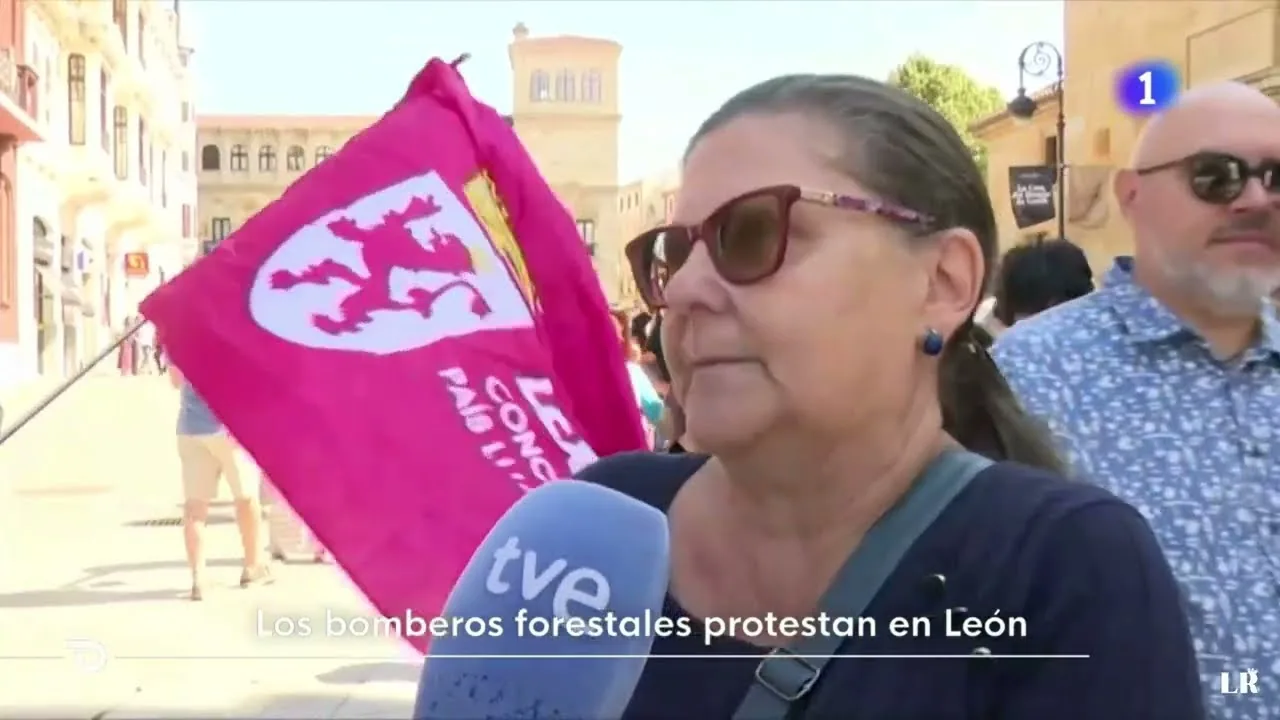 Más de mil personas respaldaron a los bomberos forestales en León