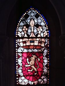 Escudo de León en la vidriera de la catedral